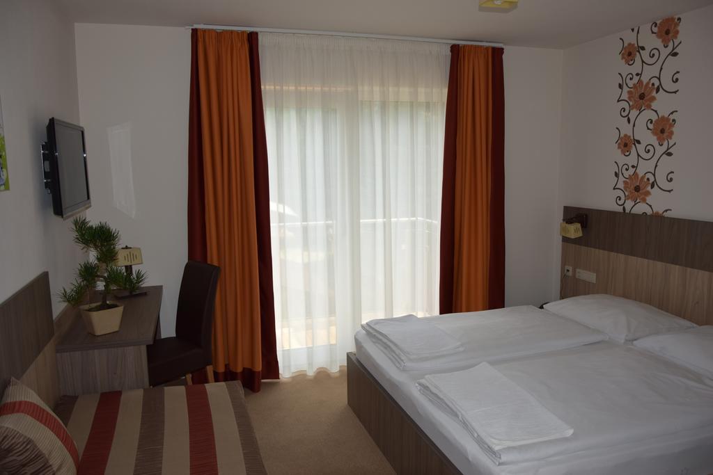 Hotel Alta Vista Neukirchen am Grossvenediger Room photo
